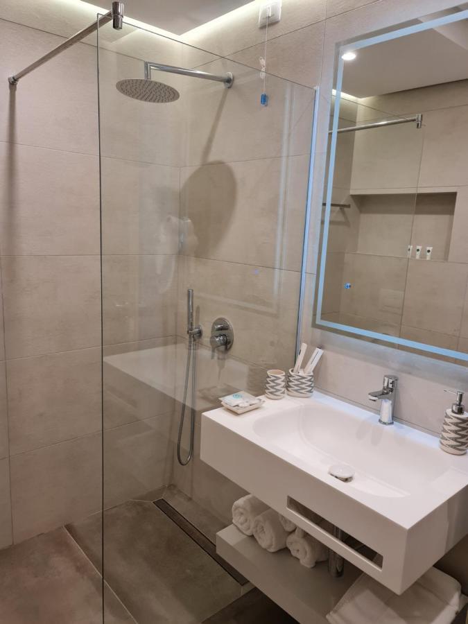 Hotel Aross Vlore Exterior photo
